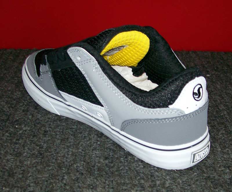 11_DVS_Shoe4_02.jpg