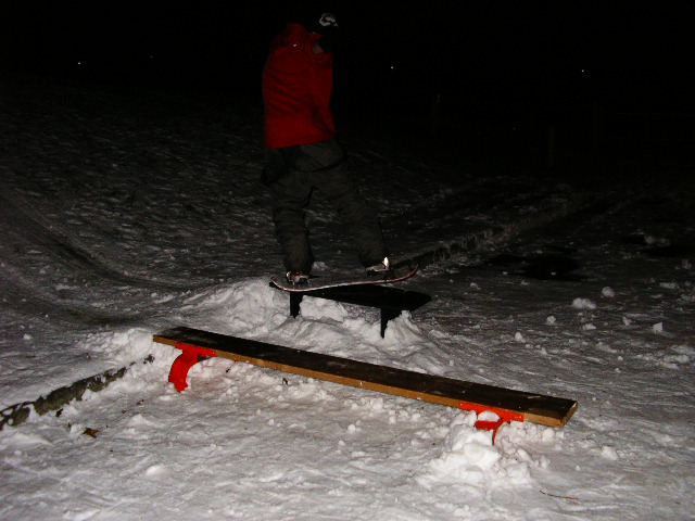 3snowskate2.jpg
