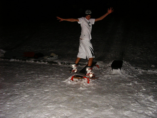 3snowskate4.jpg
