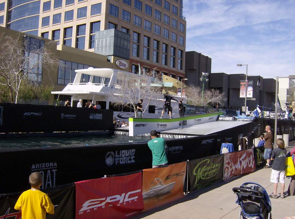 Boat Show 2007 012.jpg